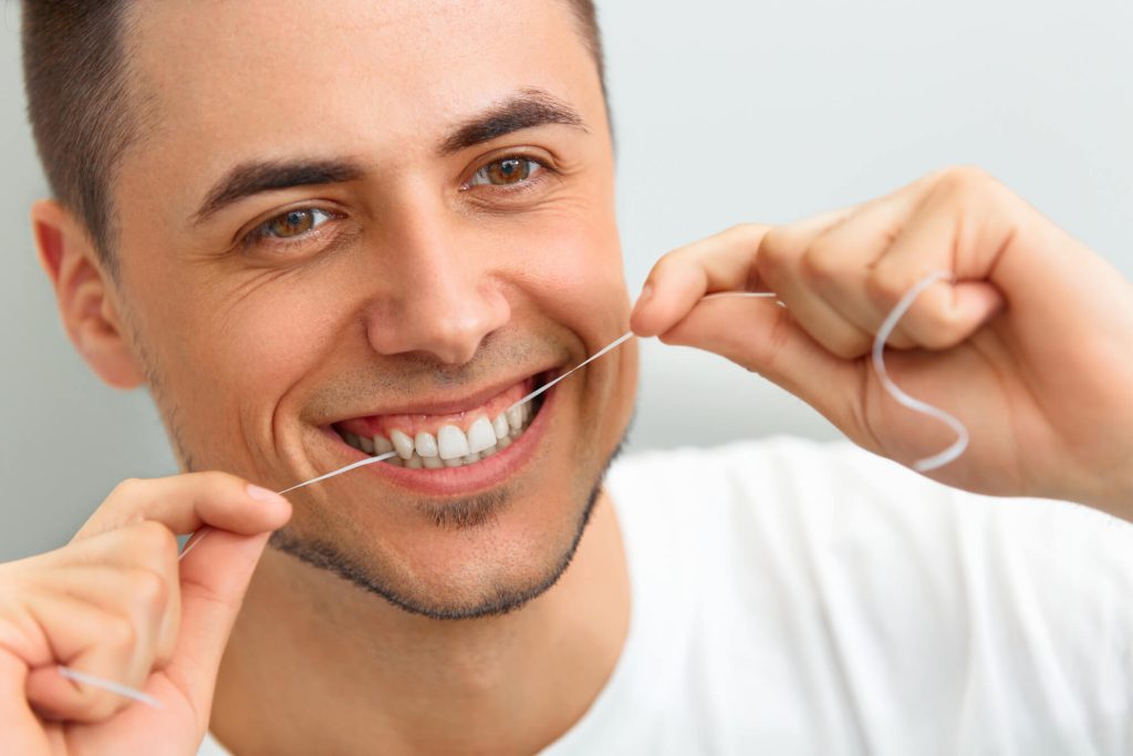 Floss Before Or After Brushing Choosing The Best Method   Depositphotos 87333506 L 2015 1024x683 