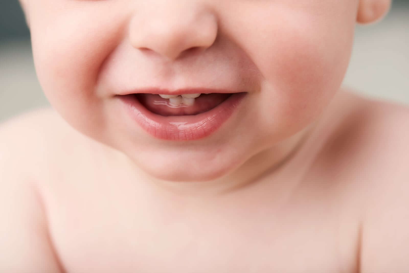 ¿Cuándo salen y cuándo se caen los dientes de leche?